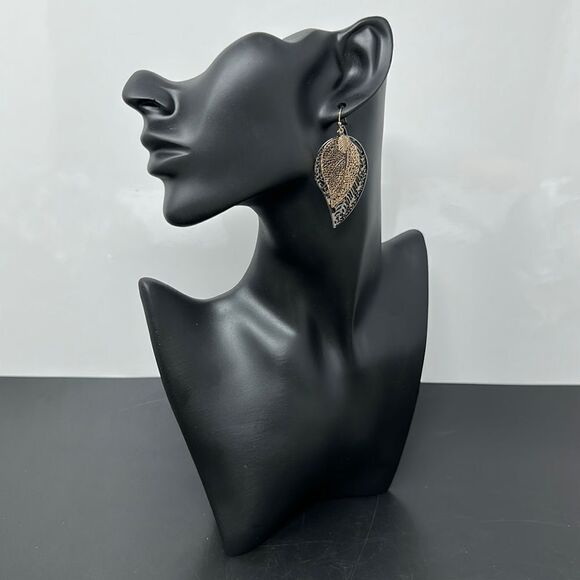 Costume jewelry earrings - Picture 2 of 2